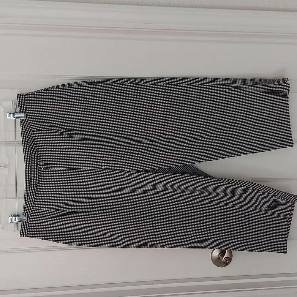 Black and White Gingham Capris 12